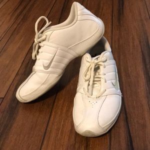 Nike cheer shoes size 7